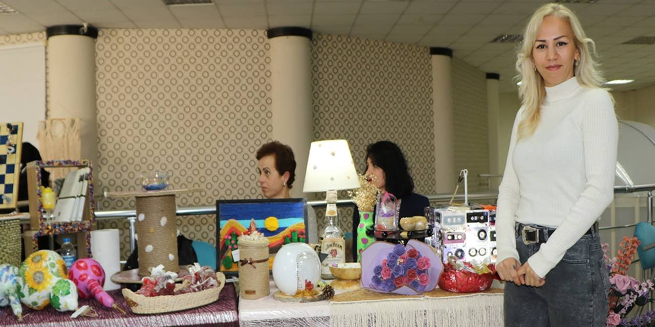 Çöpe gidecek atıklar kadınların elinde sanata dönüştü