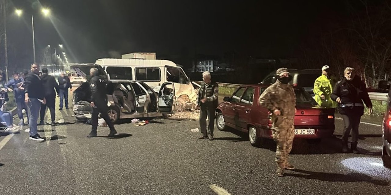 3 aracın karıştığı trafik kazasında 6 kişi yaralandı