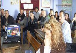 Örtü altı yetiştiricilik anlatılıyor