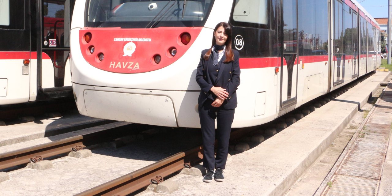 Hayallerinin peşinden giderek vatman oldu