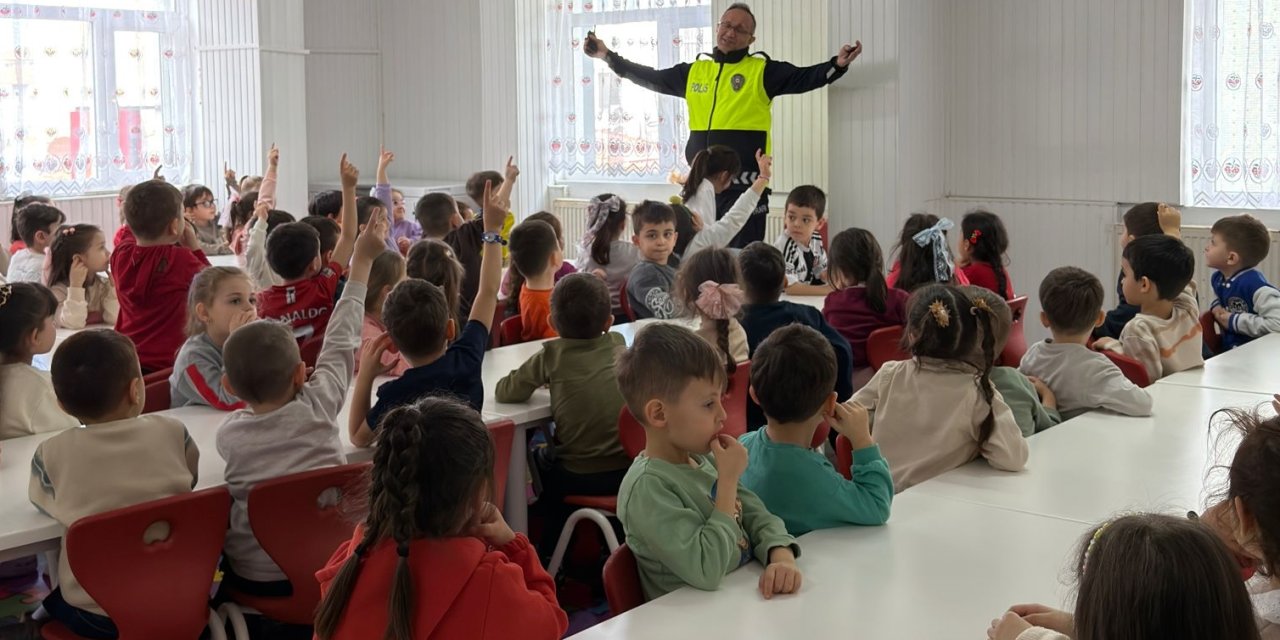 Samsun'da minik öğrencilere trafik eğitimi verildi