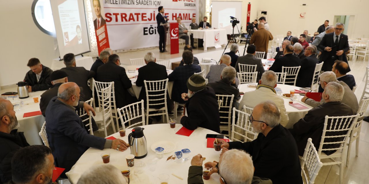 Samsun'da partililerle bir araya geldi