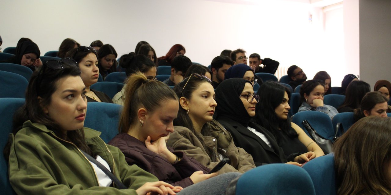 OMÜ'de öğrencilerine kütüphane kullanıcı eğitimi desteği