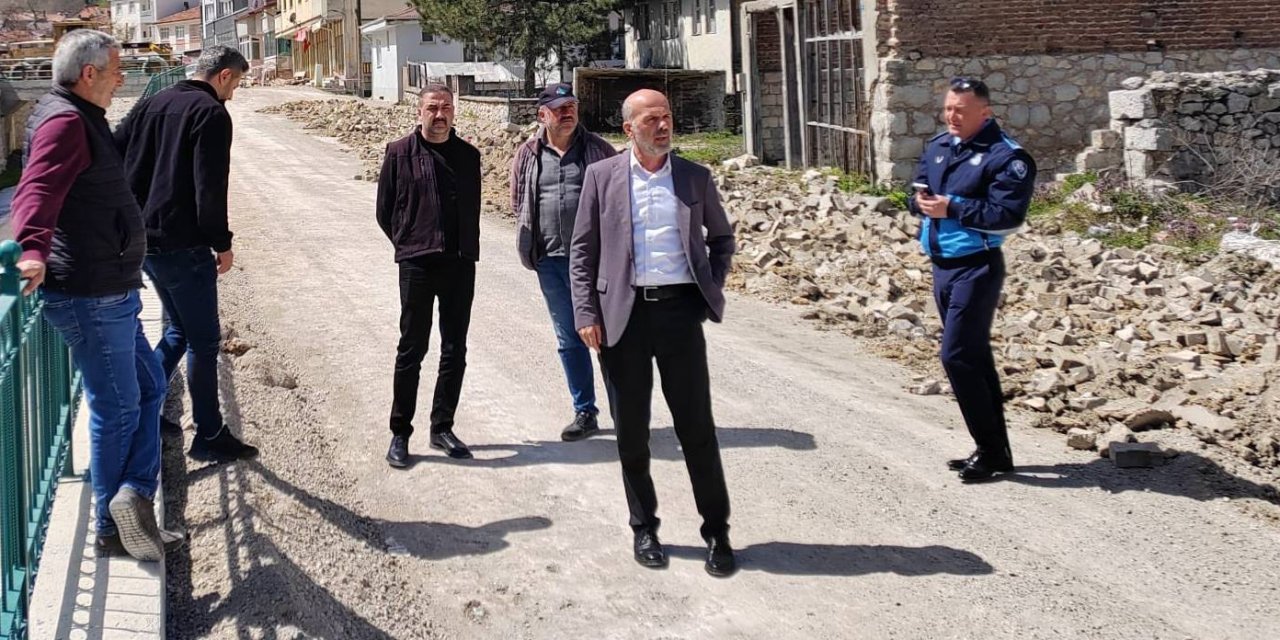 Asfalt çalışmaları hız kesmeden sürüyor