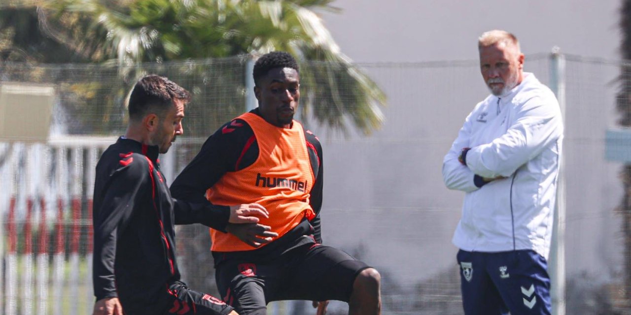 Beşiktaş mesaisi devam ediyor