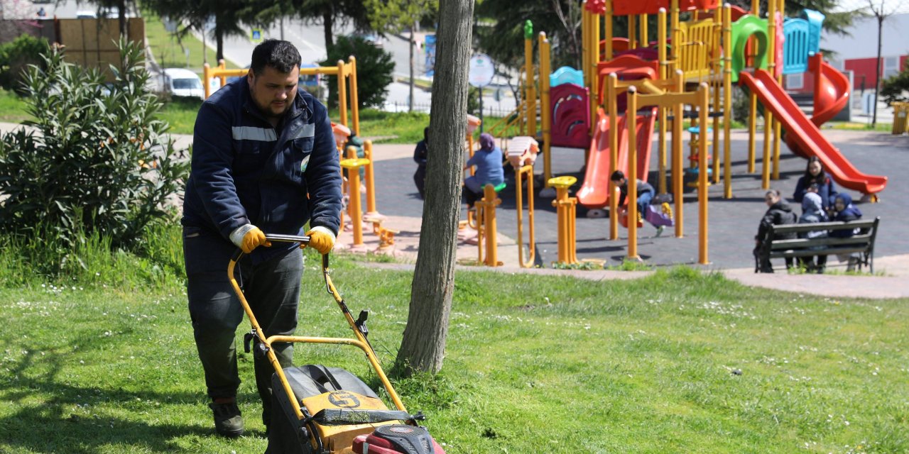 İlkadım’da yeşil alanlarda yaz mesaisi başladı