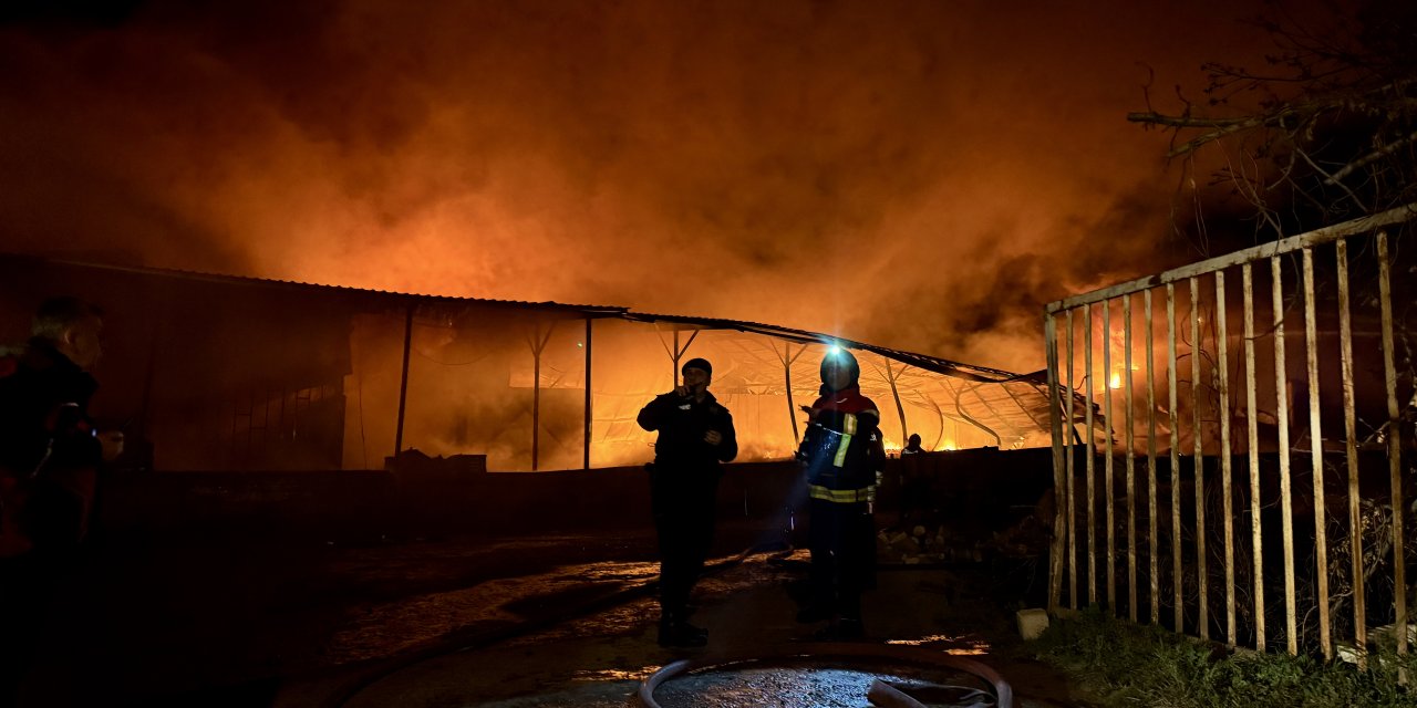 Depo yangını kontrol altına alındı