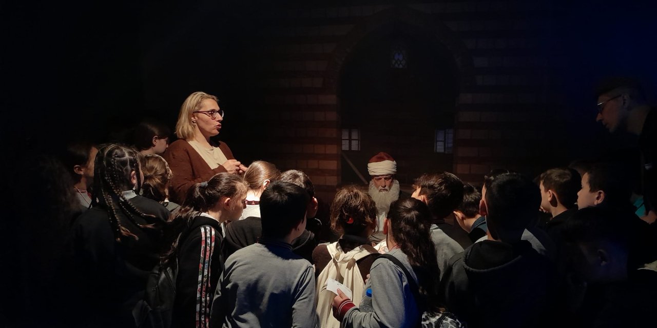 İlkokul öğrencileri Samsun Müzesi'ni gezdi