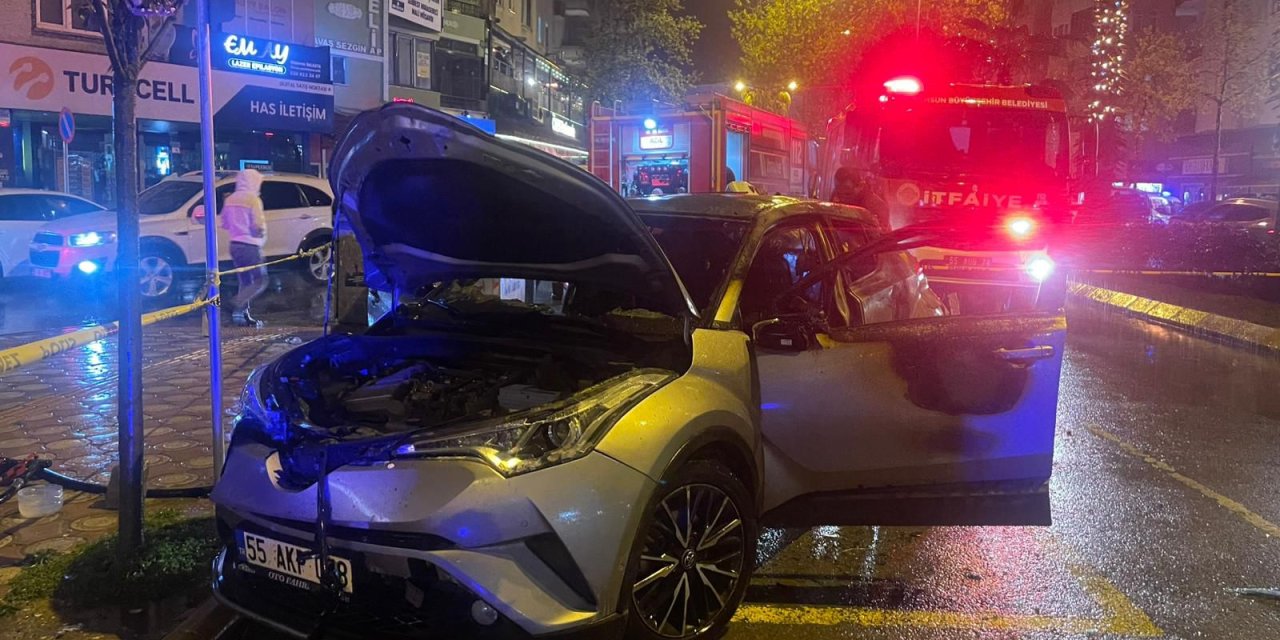 Samsun’da park halindeki otomobil yandı