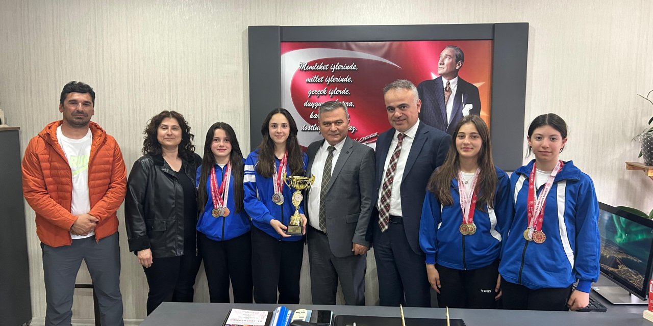 Samsunlu öğrenciler atletizmde bölge şampiyonu oldu