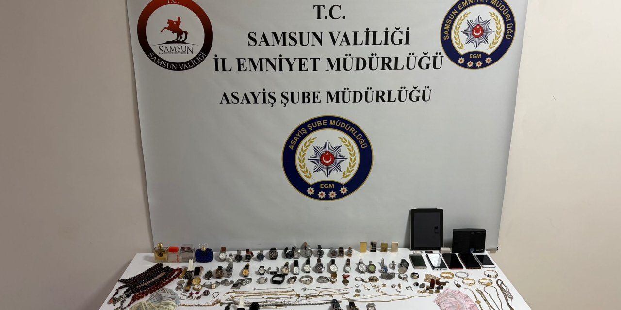 Samsun'da evlerden hırsızlık yapan 4 zanlı yakalandı