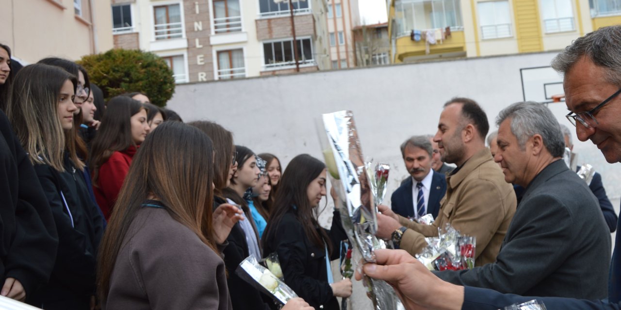Öğretmen ve öğrencilere moral ziyareti