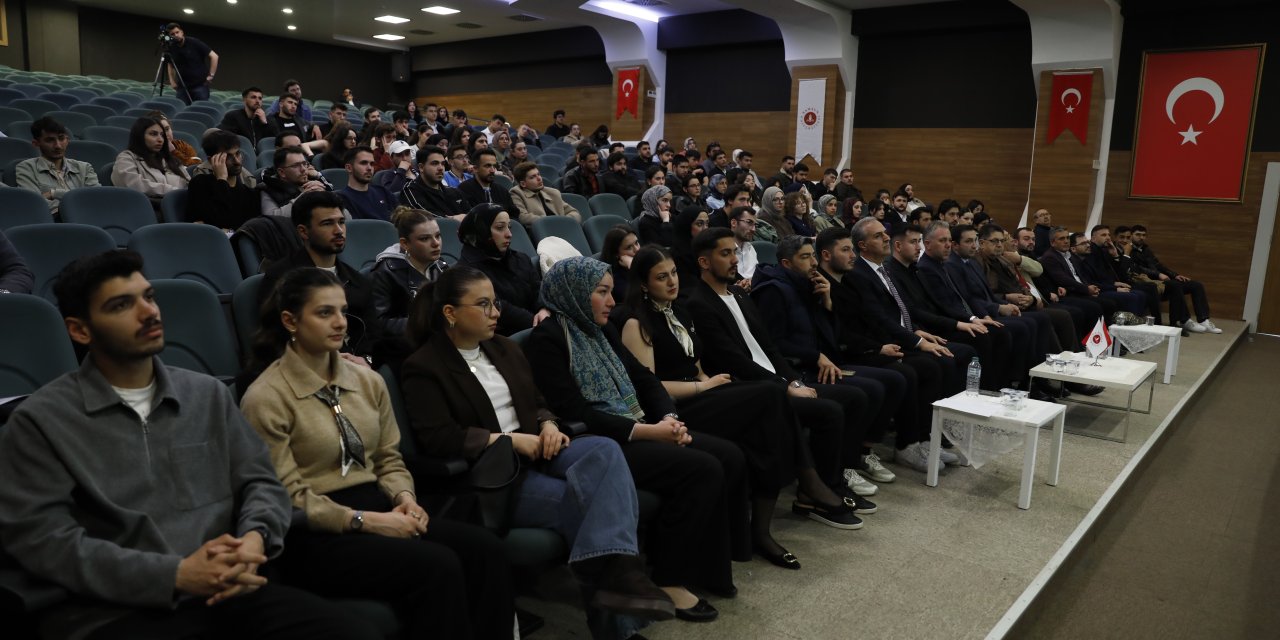 Samsun'da Doğu Türkistan konulu konferans düzenlendi