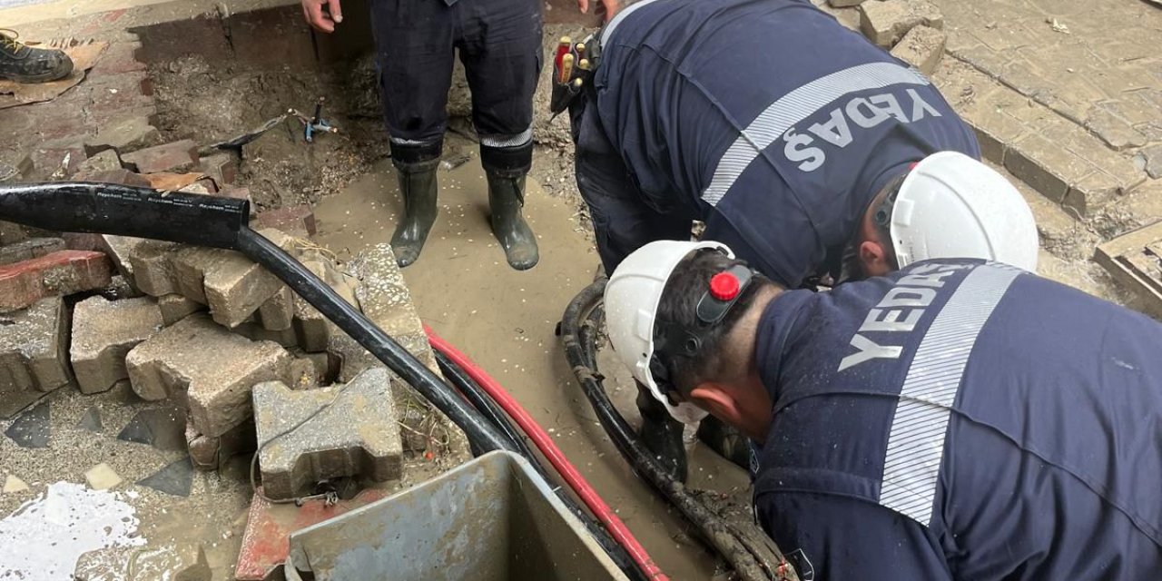 YEDAŞ ekipleri sahada kesintisiz çalışıyor