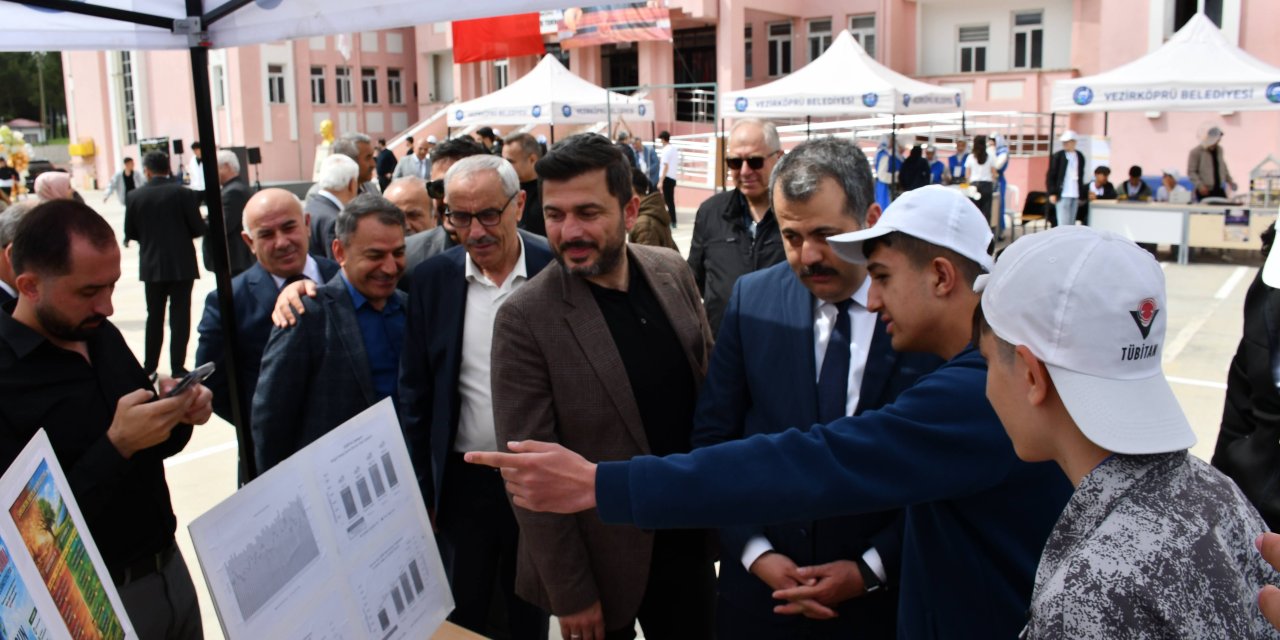 Vezirköprü'de TÜBİTAK Bilim Fuarı açıldı