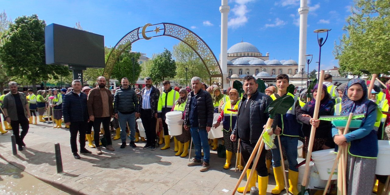 Selin izlerini silmeye kadın işçiler destek oluyor