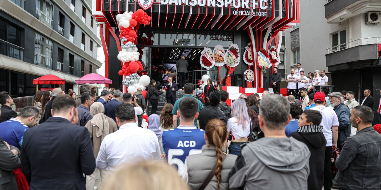 Taraftardan yoğun ilgi gördü