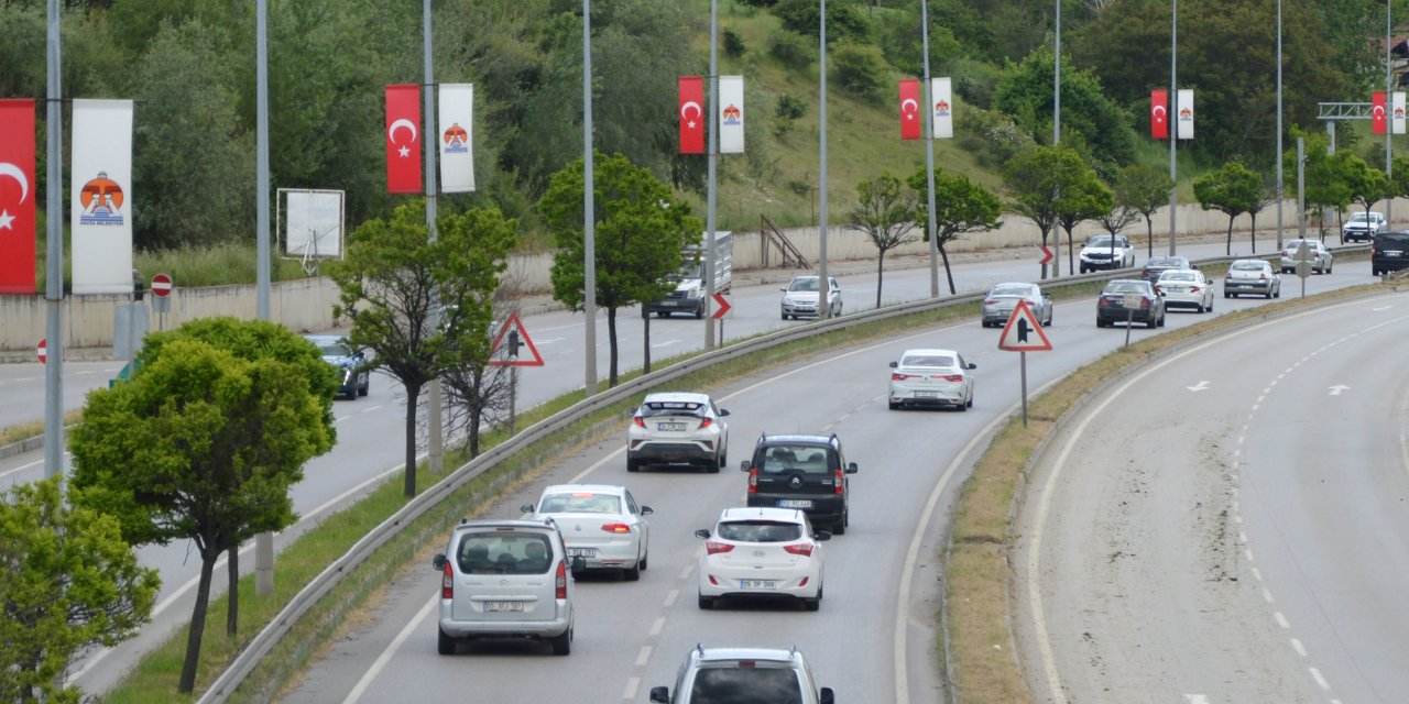 Havza geçişinde bayram dönüşü yoğunluk yaşanıyor