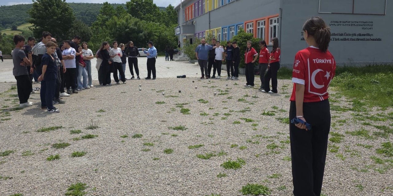 Samsunspor okullara bocceyi tanıttı