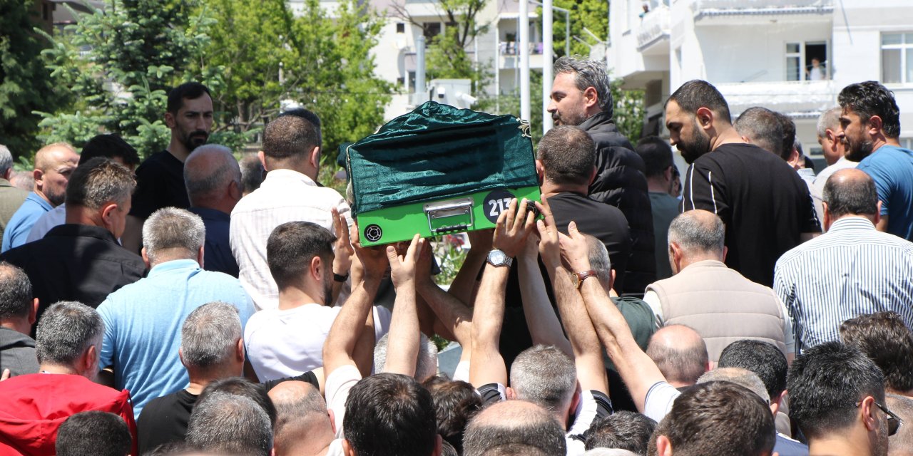 Demir çelik fabrikasında akıma kapılan işçi toprağa verildi