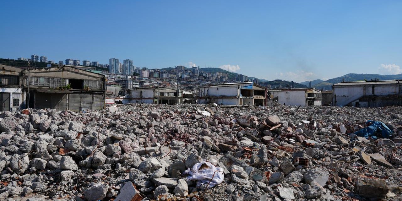 Gülsan Sanayi Sitesi’nde yıkımlar devam ediyor