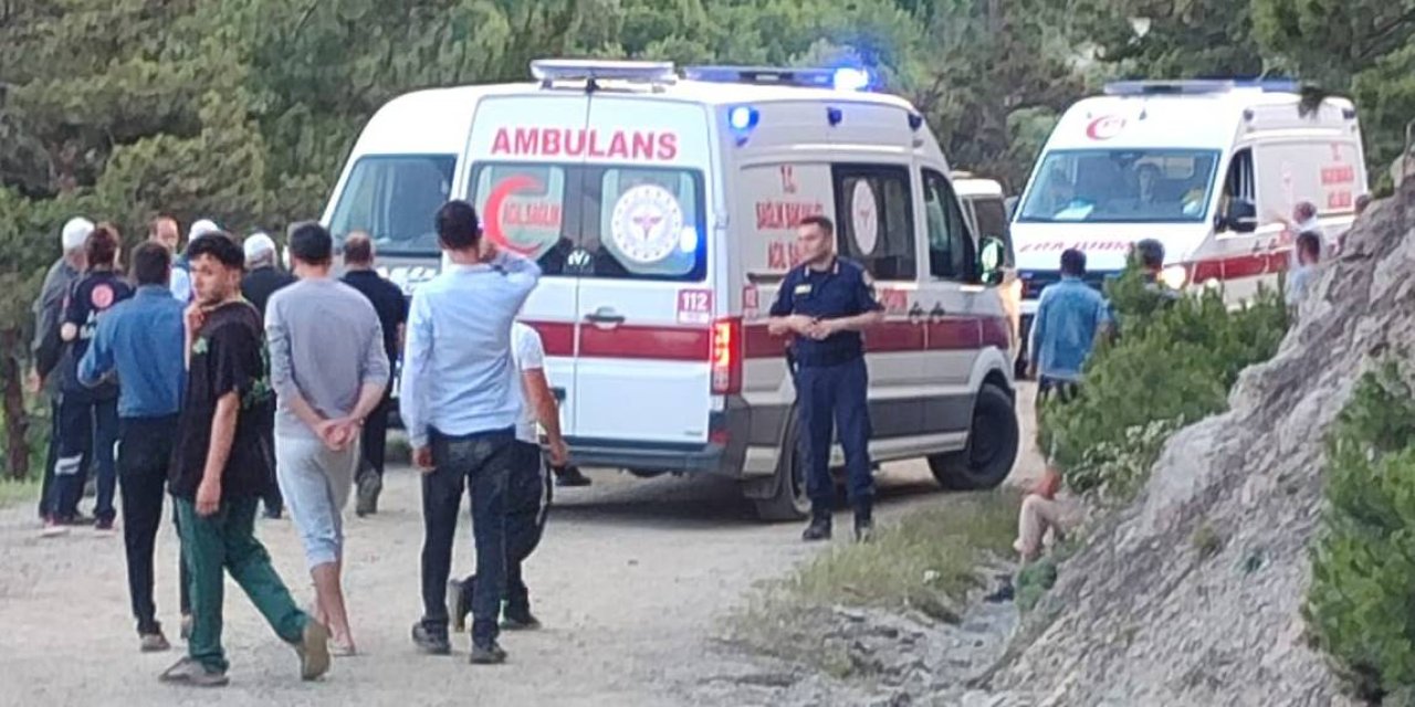 Trafik kazasında 1 kişi öldü 1 kişi yaralandı