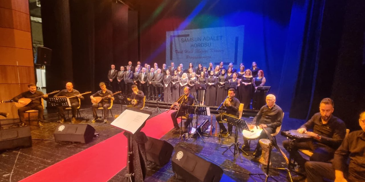 Hakim, savcı ve memurlardan oluşan koro konser verdi
