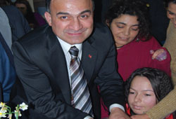 Engelliler doğum günü kutladı