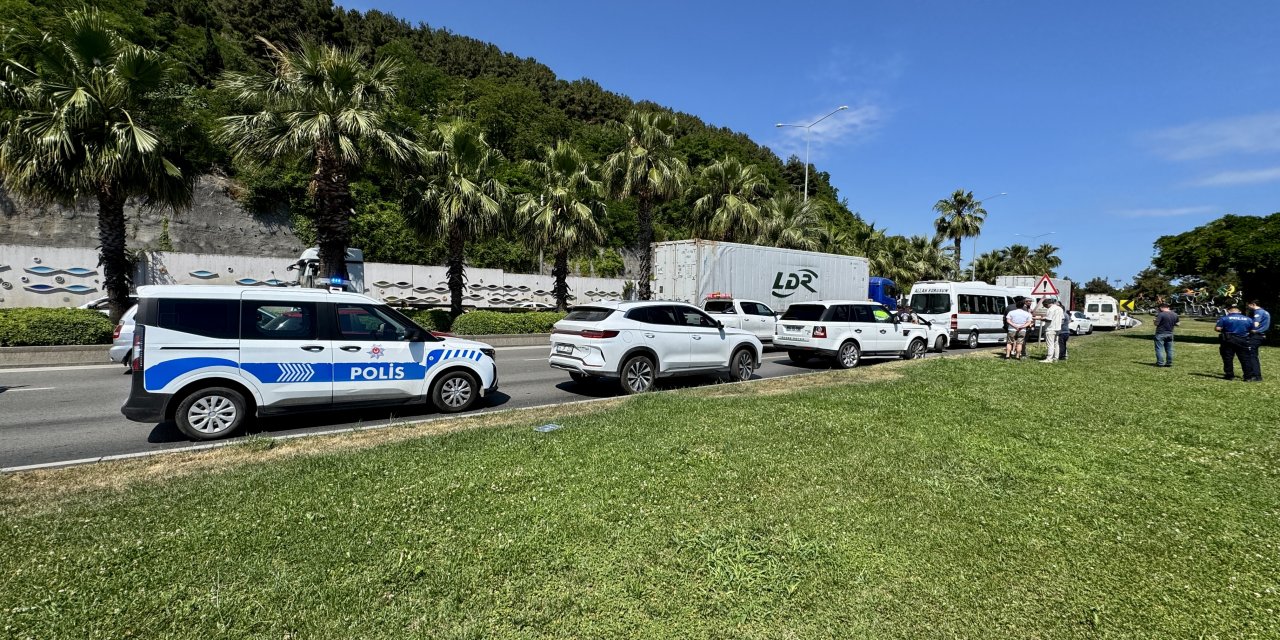 Samsun'da üç aracın karıştığı kazada 1 kişi yaralandı