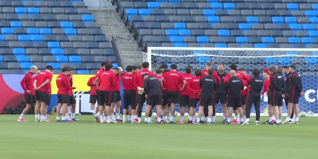 A Milli Futbol Takımı hazırlıkları sürdürüyor