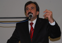 Tekin, "Kutlukent hizmeti görmeli"