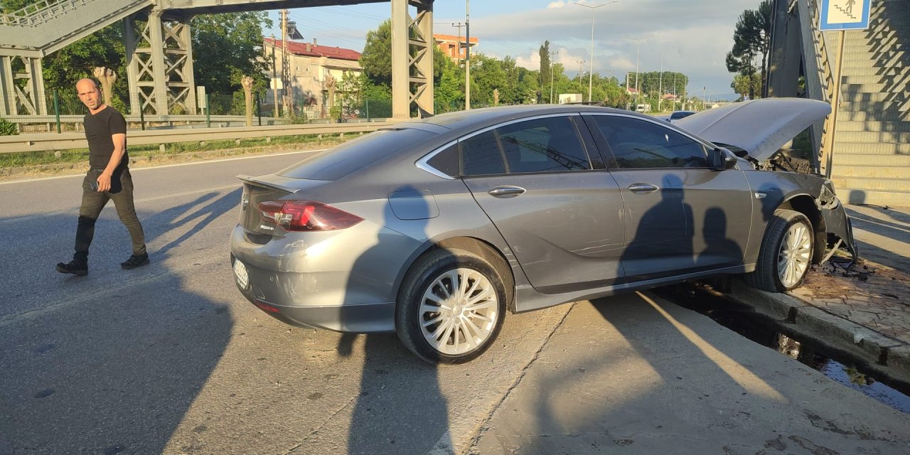 Trafik kazasında 2 kişi yaralandı