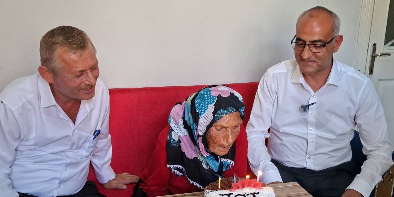 101 yaşına giren kadına sürpriz doğum günü kutlaması