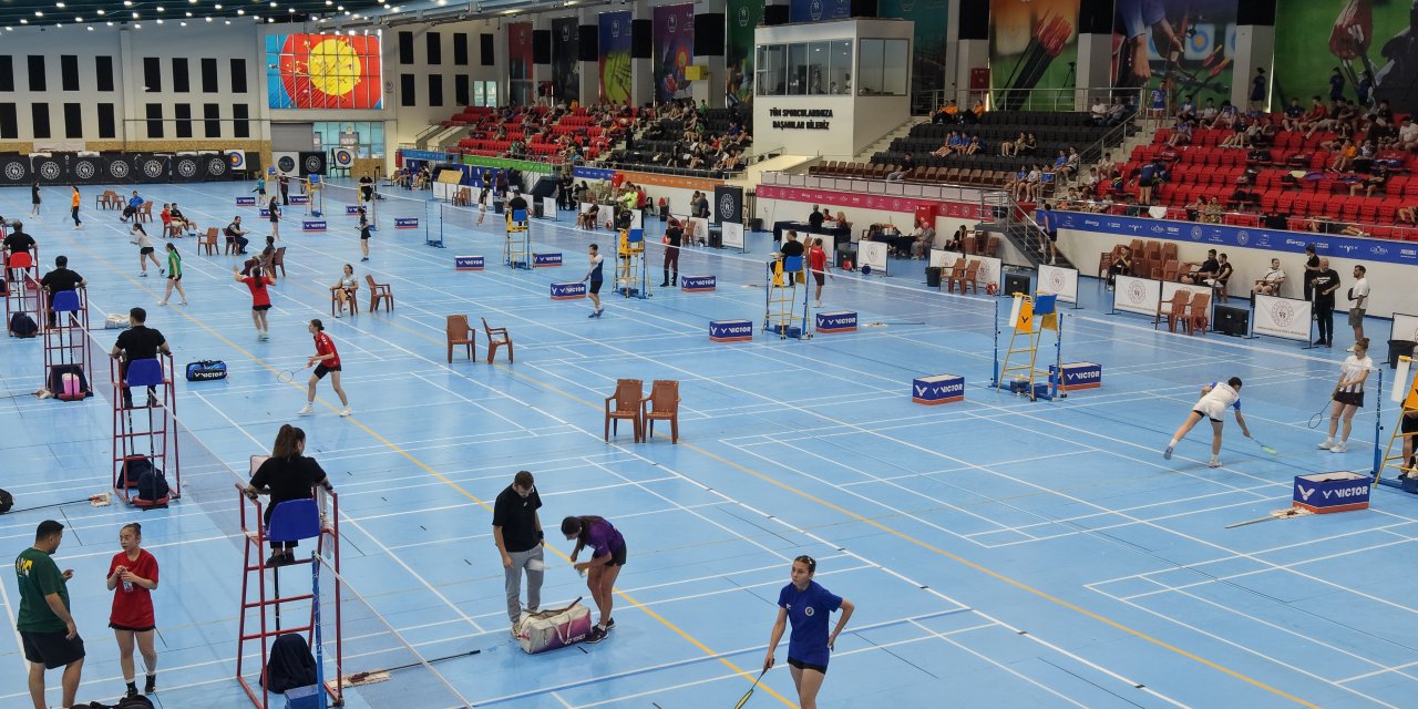 Badminton Süper Lig müsabakaları Samsun'da başladı
