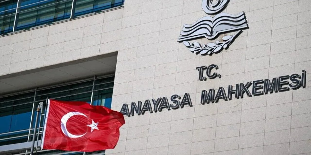 AYM disiplin cezalarına ilişkin düzenlemeyi iptal etti