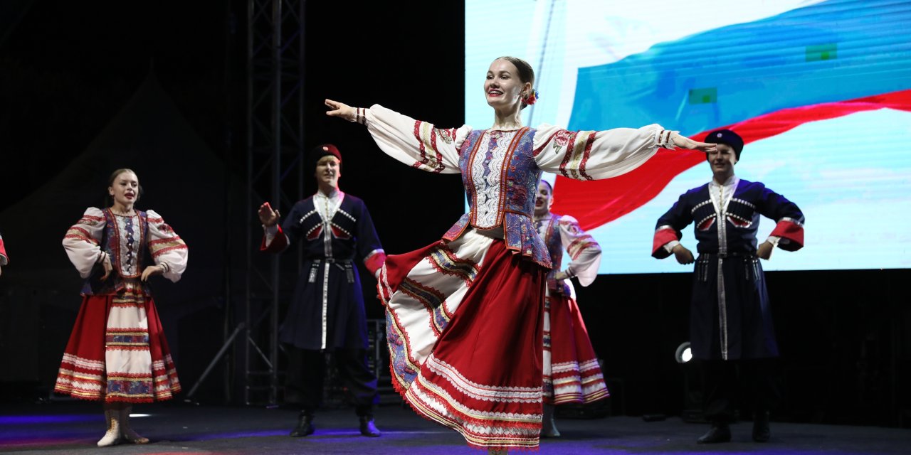 Uluslararası Samsun Halk Oyunları Festivali başlıyor