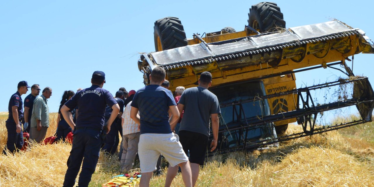Devrilen biçerdöverin operatörü yaralandı