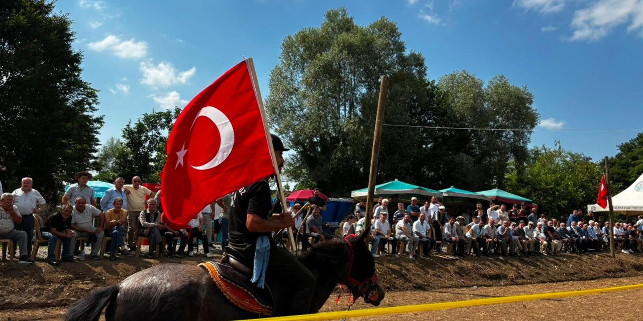 Samsun'da Geleneksel Rahvan At Yarışları düzenlendi
