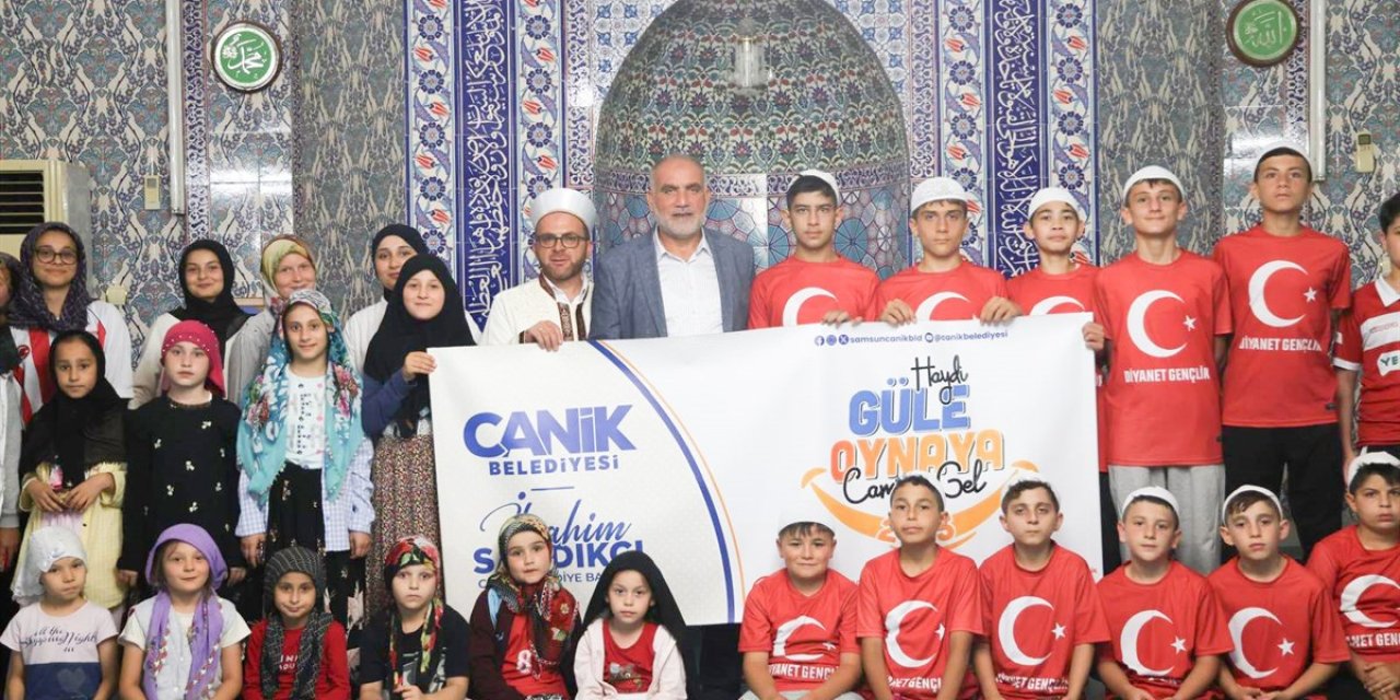 Canik'te camiler çocuklarla doldu taştı