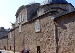 Tarihi cami restore ediliyor