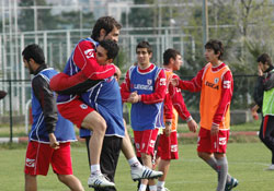 Nuri Asan'da neşeli gün