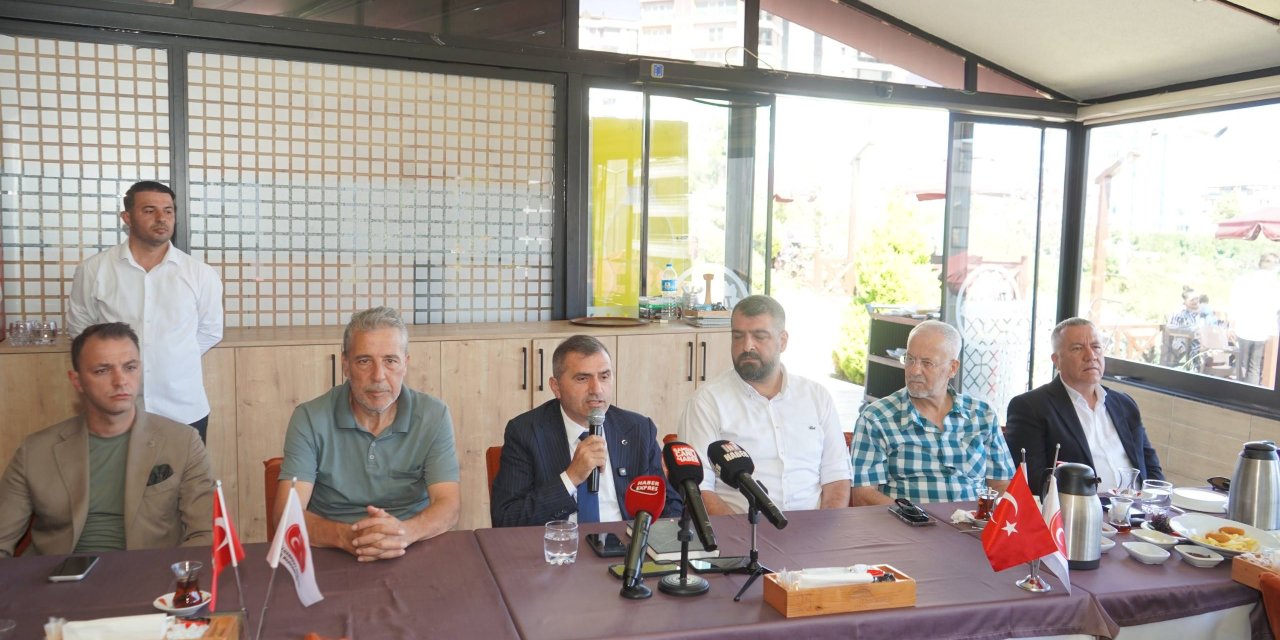 Basın mensupları ile bir araya geldi
