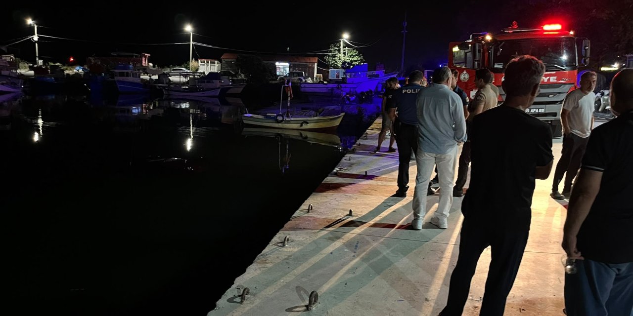 Samsun’da park halindeki otomobil denize düştü