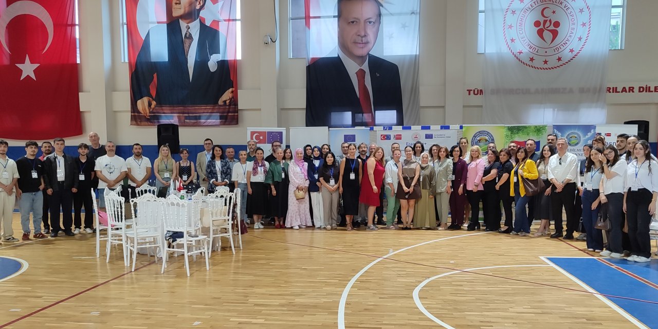 Gençlerin eğitim ve istihdam sorunları değerlendirildi