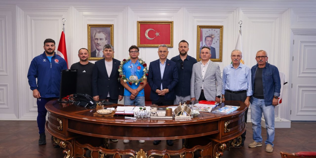 İlkadımlı güreşçiden tarihi başarı