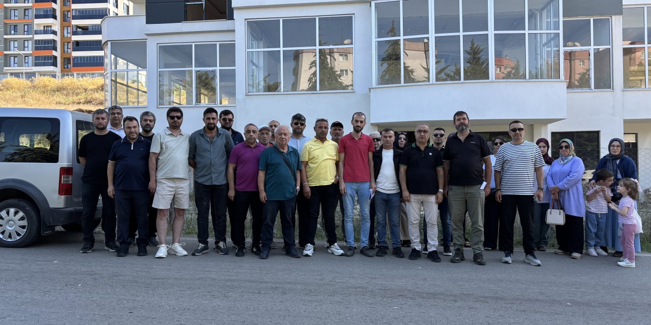 Samsun'da topraktan satın aldıkları dairelerin tamamlanmasını isteyen aileler suç duyurusunda bulunacak