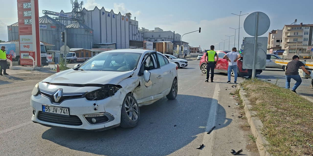 Trafik kazasında 3 kişi yaralandı