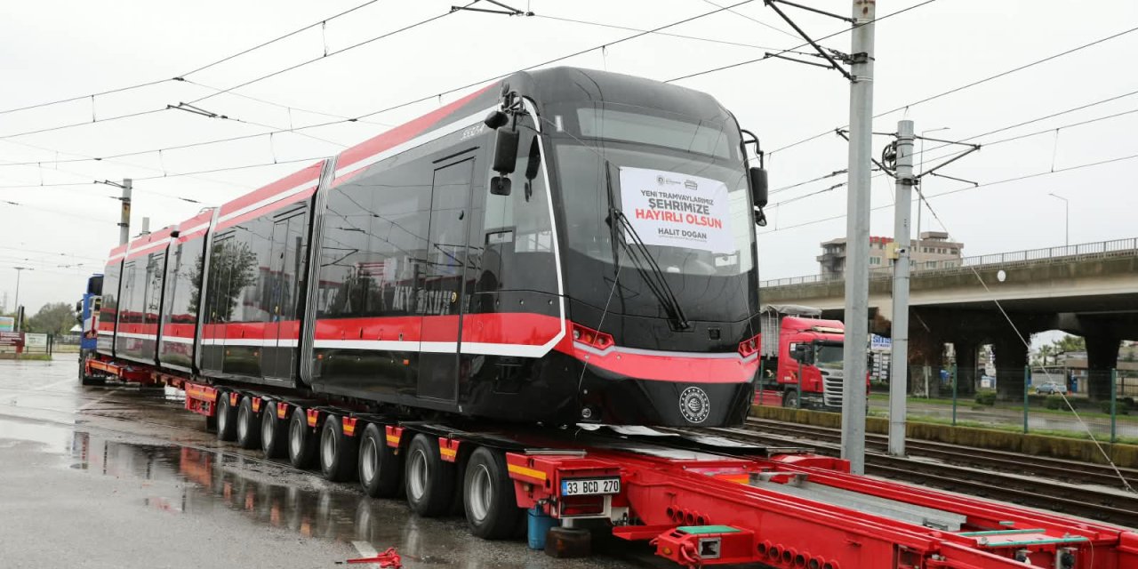 Yeni tramvayların üçüncüsü Samsun’a geldi