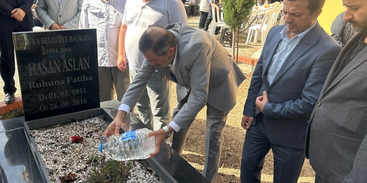 Eski Bafra Belediye Başkanı Hasan Aslan kabri başında anıldı