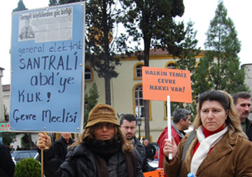 Büyükşehire tabutlu protesto